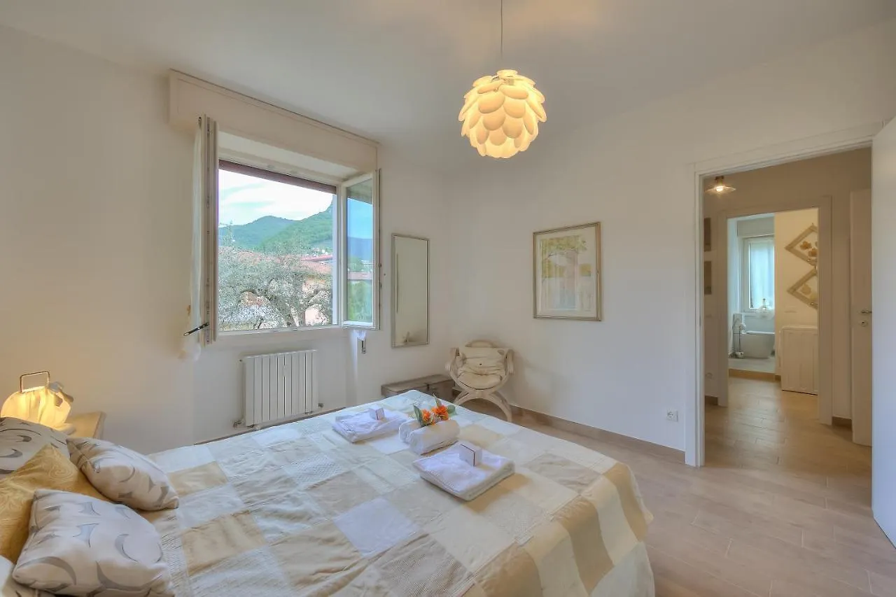 Апартаменты Elena Apart-Balcony & Parking Private - Happy Rentals Сало