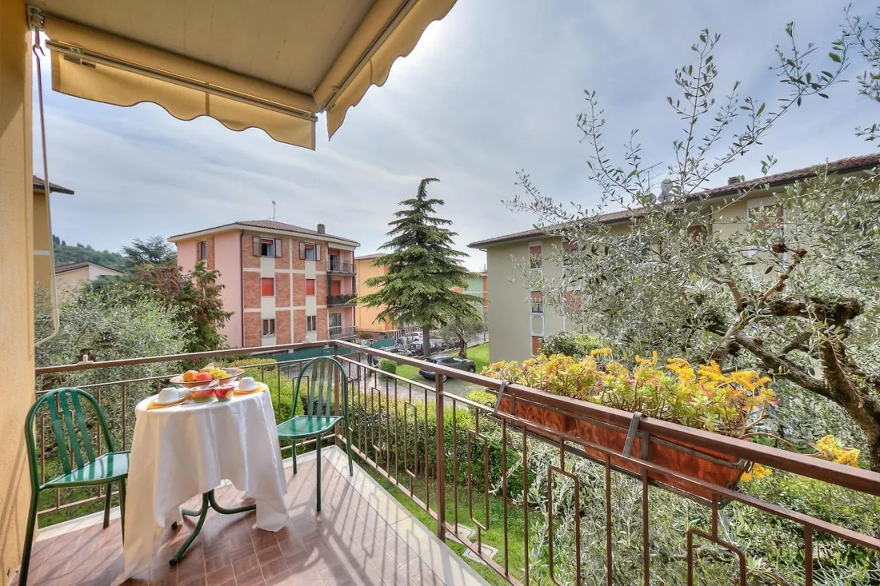 Elena Apart-Balcony & Parking Private - Happy Rentals Saló
