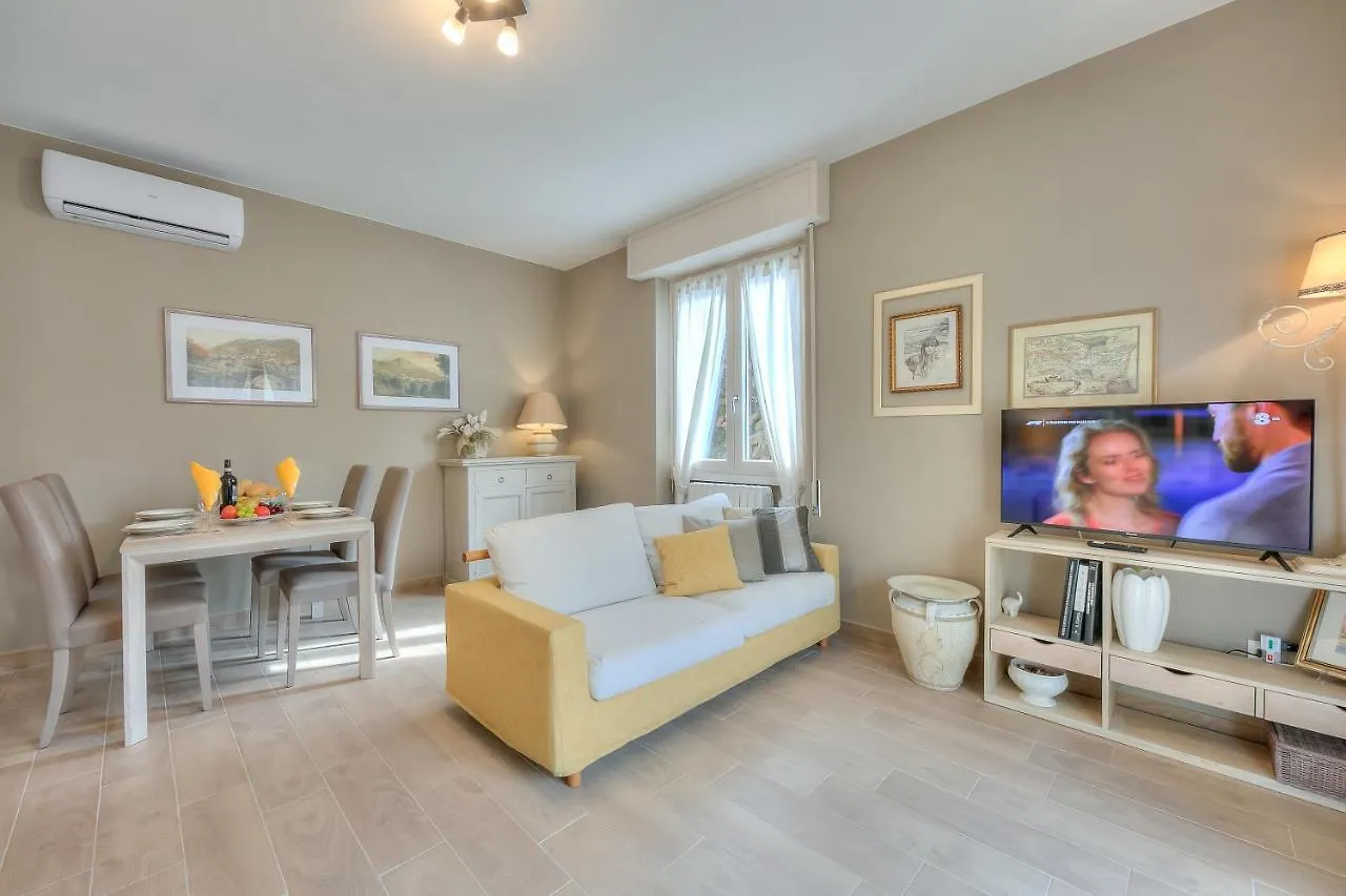 Elena Apart-Balcony & Parking Private - Happy Rentals Saló