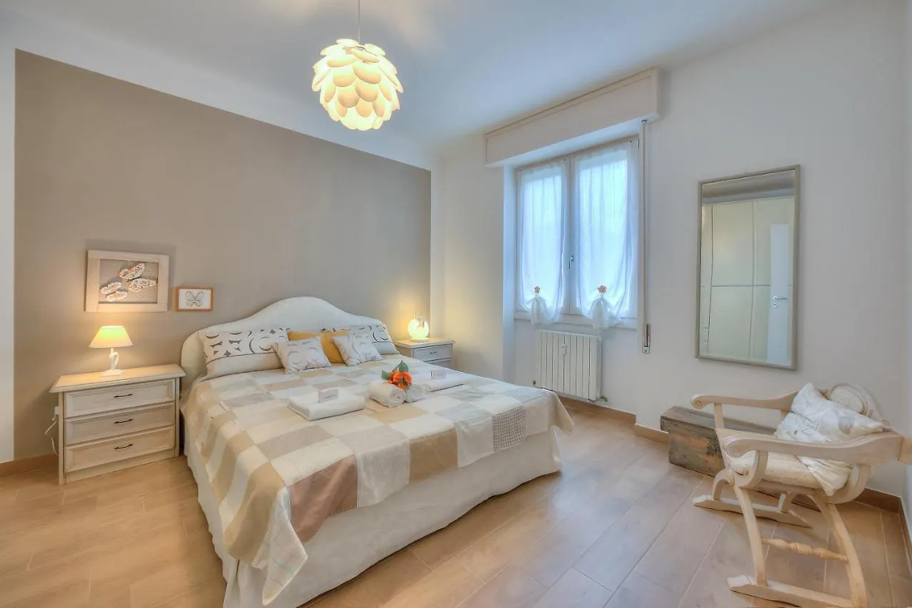 Elena Apart-Balcony & Parking Private - Happy Rentals Salò 0*,