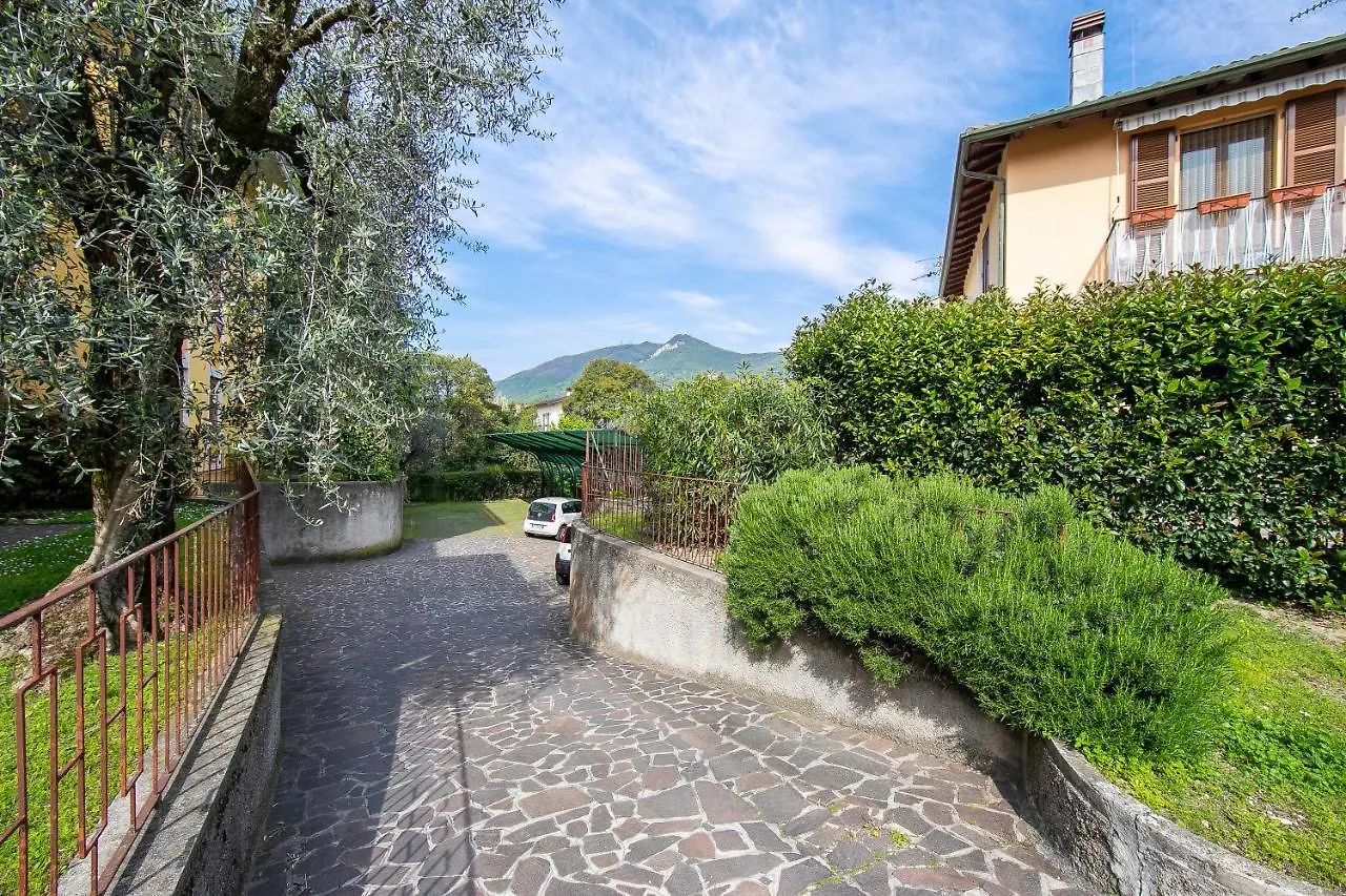 Elena Apart-Balcony & Parking Private - Happy Rentals Salò