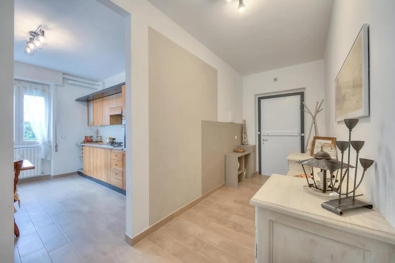 Elena Apart-Balcony & Parking Private - Happy Rentals Salò Appartement